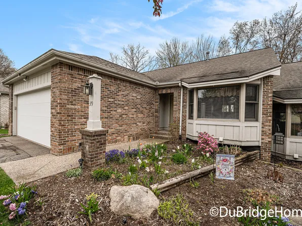 39 Skyline Cir NW, Grand Rapids, MI 49504