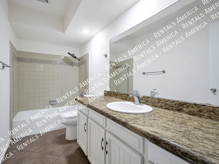 552 W Kilarea Ave — Photo 7