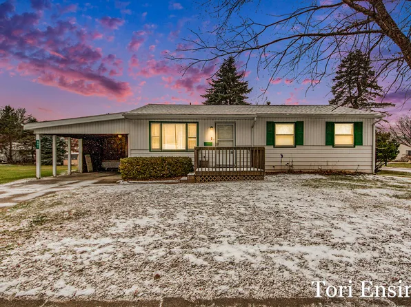 801 S Tana St, Greenville, MI 48838
