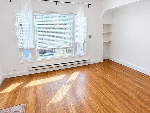 5th image of 2555 Virginia St #301A