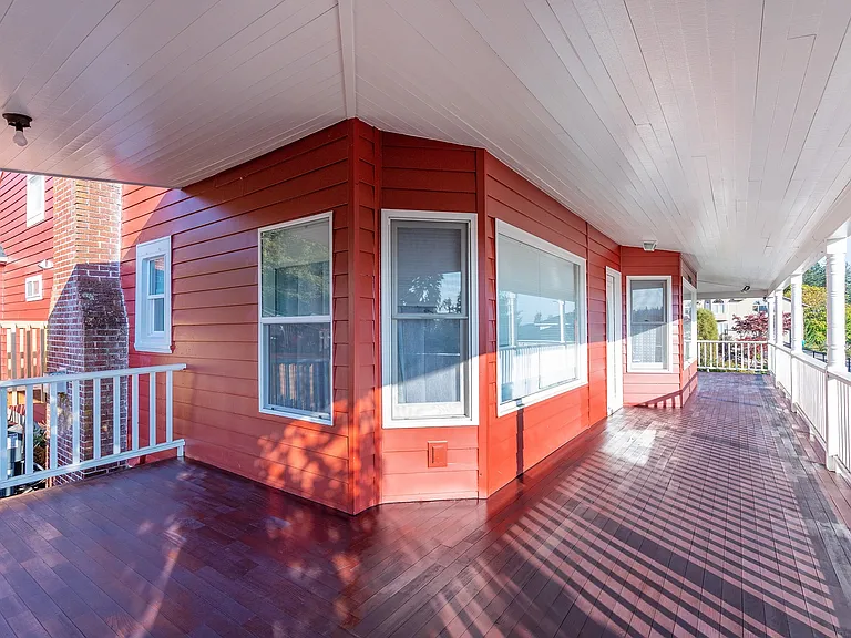 SE 136th Dr — Photo 11