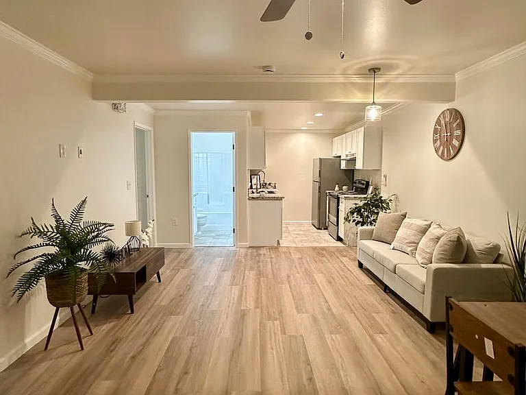 3205 Midway Dr — Photo 5