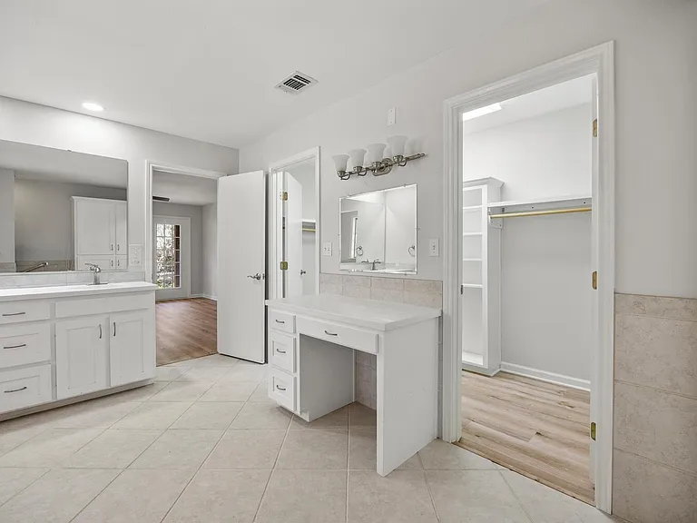 1100 Chapparal Dr — Photo 12