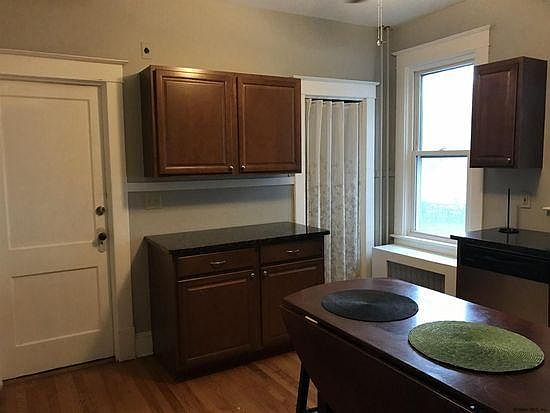 4th image of 17 Sparkill Ave #2