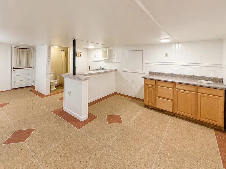 800 Locust St — Photo 9