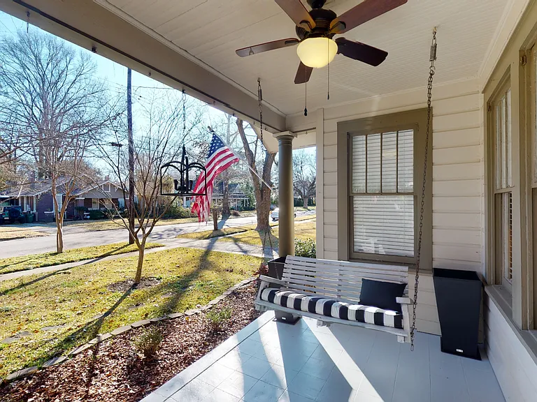 1827 Capitol Ave — Photo 31