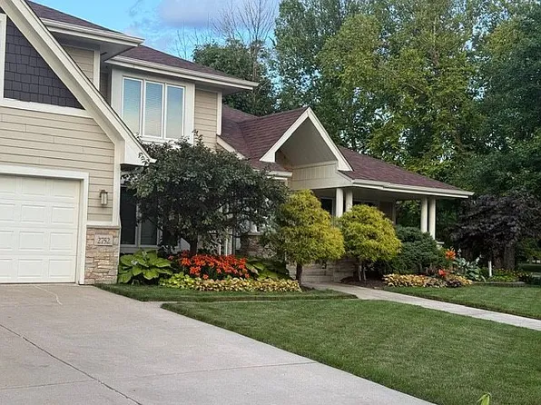 2752 Wendy Dr, Naperville, IL 60565