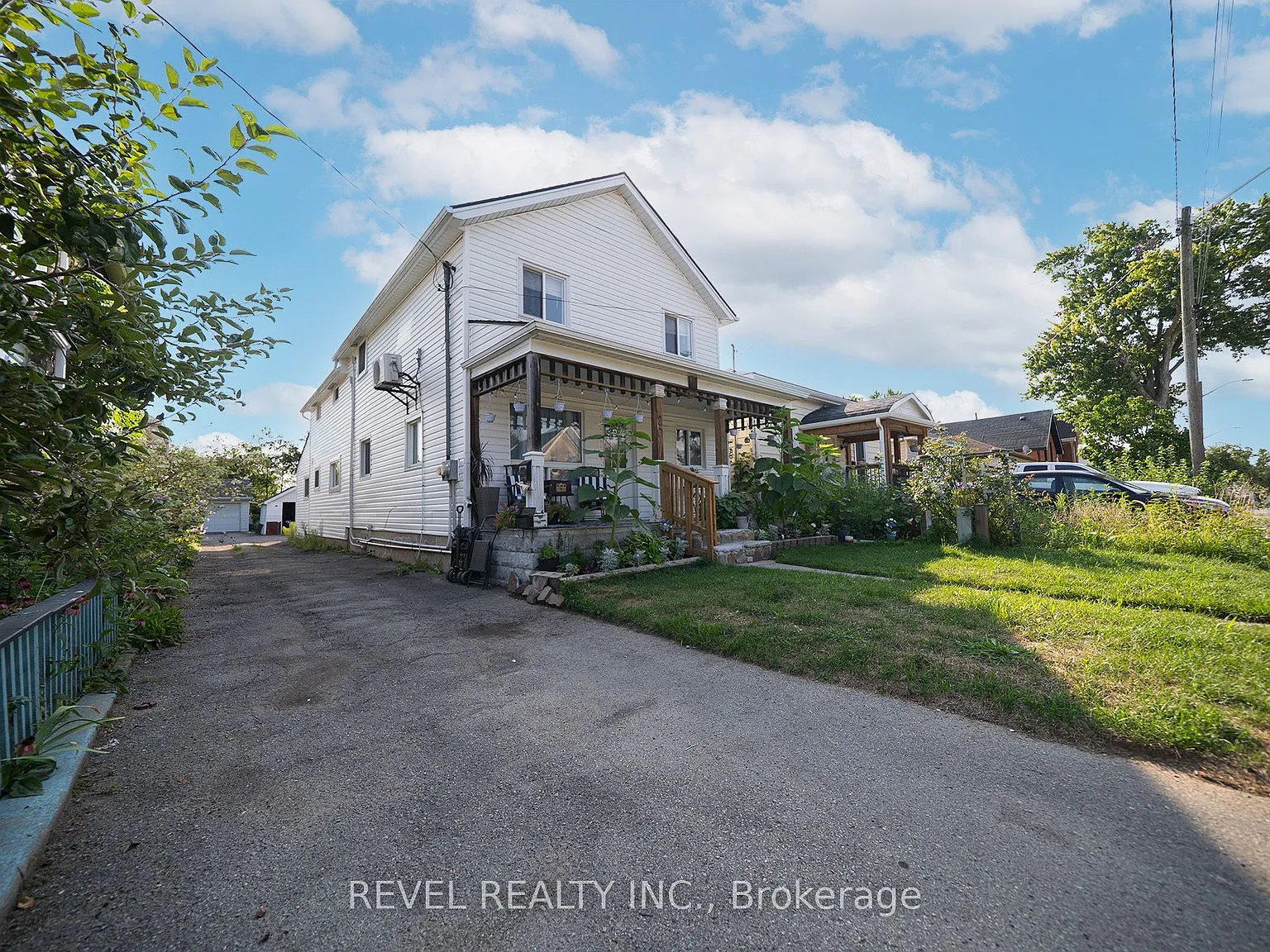 3 bed, $2,000 — Photo 2