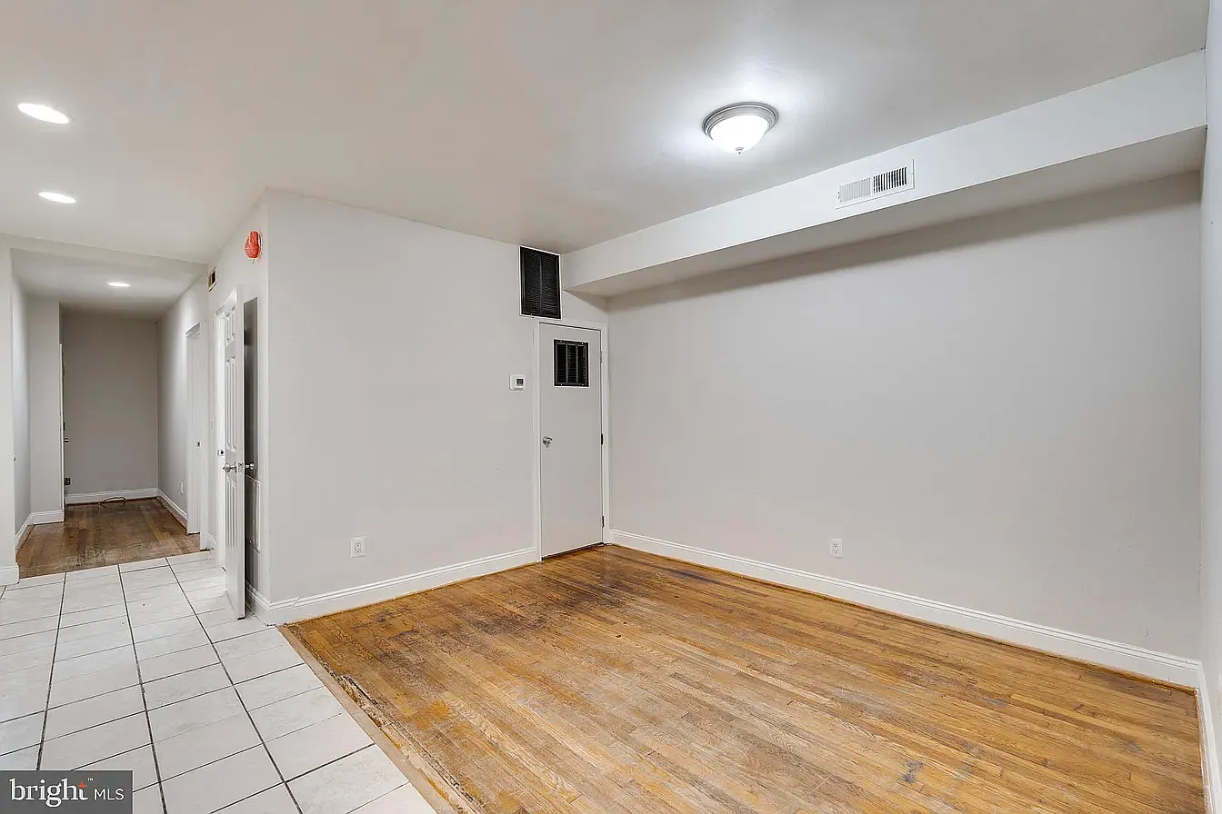 1 bed, 3044 sqft, $1,600 — Photo 4