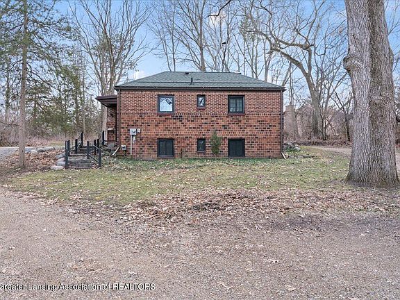 3rd image of 2593 Mount Hope Rd