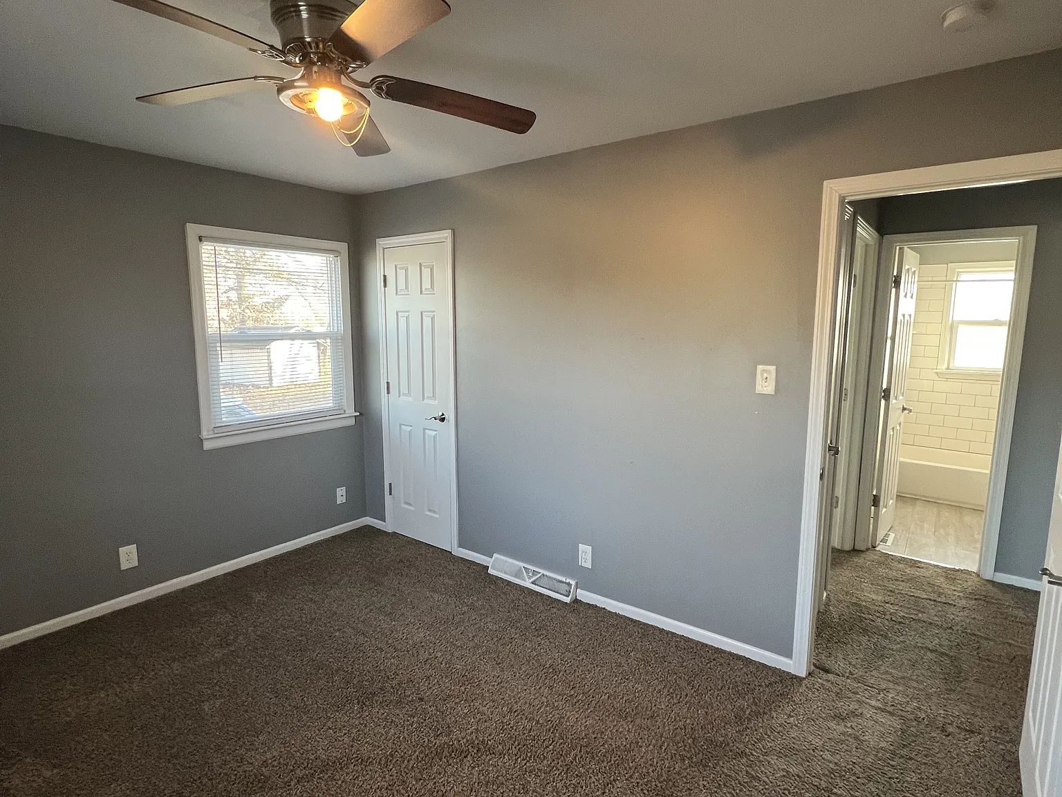 2 bed, 800 sqft, $1,100 — Photo 4