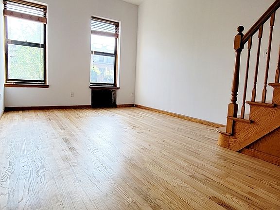 3rd image of 105 W 75th St Penthouse B