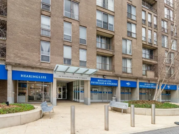 44 Washington St APT 206, Brookline, MA 02445
