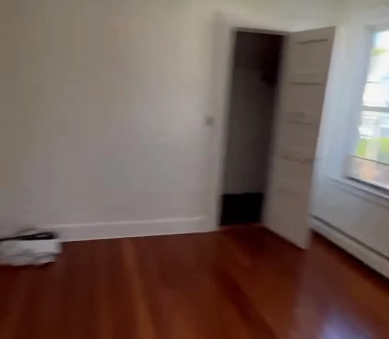 3 bed, 1200 sqft, $1,980 — Photo 2