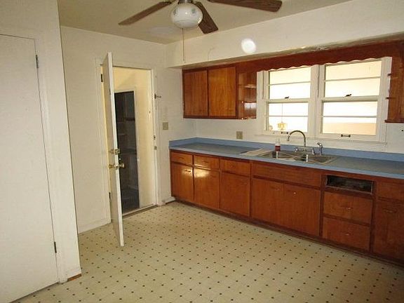 4th image of 1116 Timothy Dr