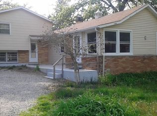 27586 N Oak St, Island Lake, IL 60042