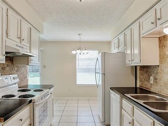 3rd image of 6227 Cool Springs Dr