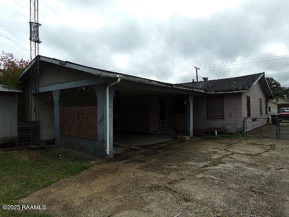 5th image of 209 N Landry Dr