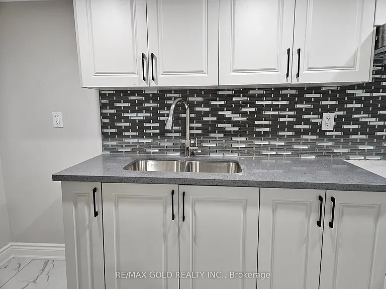 29 Seastar Rd #BASEMENT — Photo 3