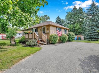 731 Hunter Blvd, Lansing, MI 48910