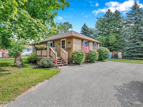 731 Hunter Blvd, Lansing, MI 48910