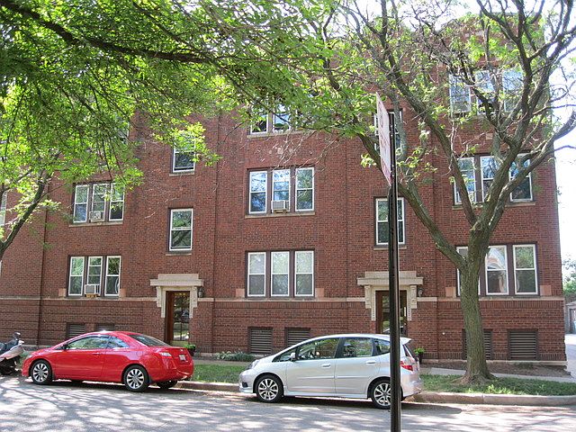 1st image of 4854 N Oakley Ave