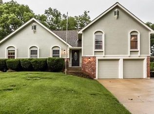 10606 W 70th Ter, Shawnee, KS 66203