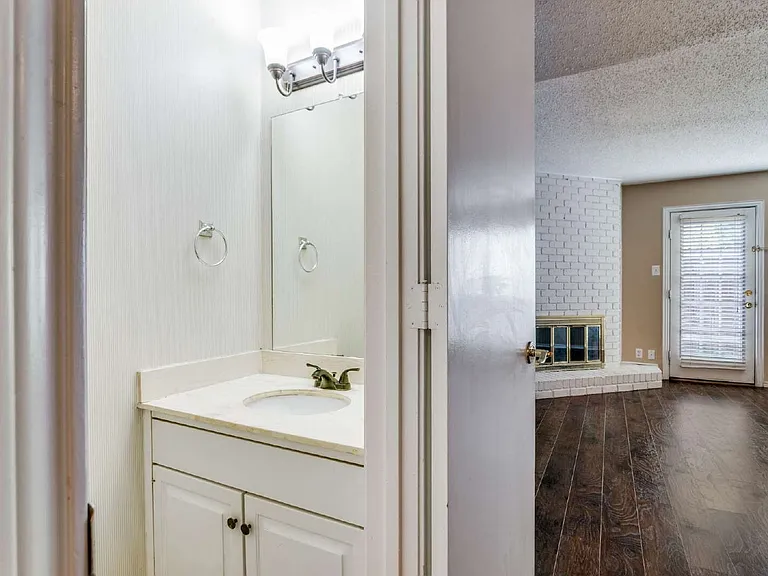 1255 Roaring Springs Rd — Photo 10