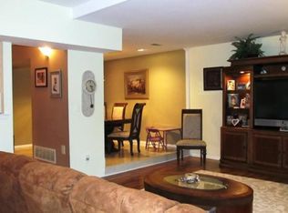 121 Castle Ridge Dr, East Hanover, NJ 07936