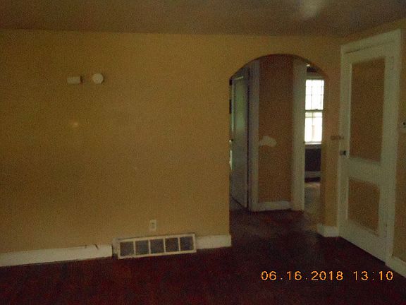 3rd image of 1212 Willard Ave