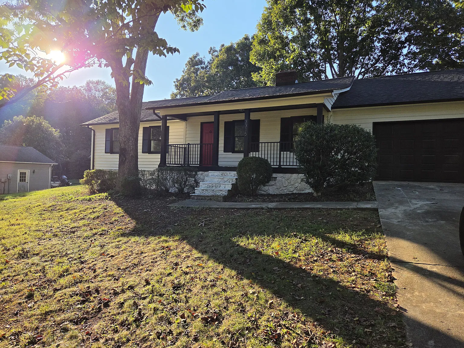 3 bed, 1369 sqft, $1,895 — Photo 3