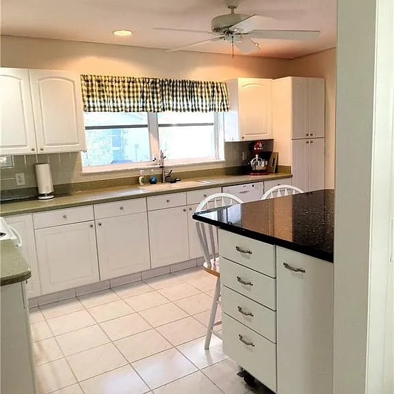 1843 SE Granada Ln — Photo 16
