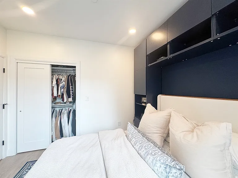 277 Border St #402 — Photo 9