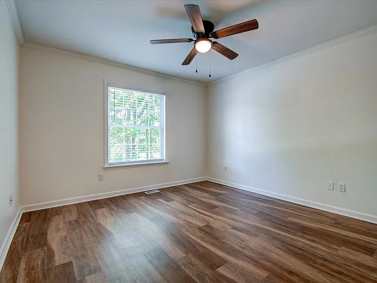 328 Cain Rd — Photo 18