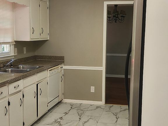 5th image of 3981 Woodbridge Dr