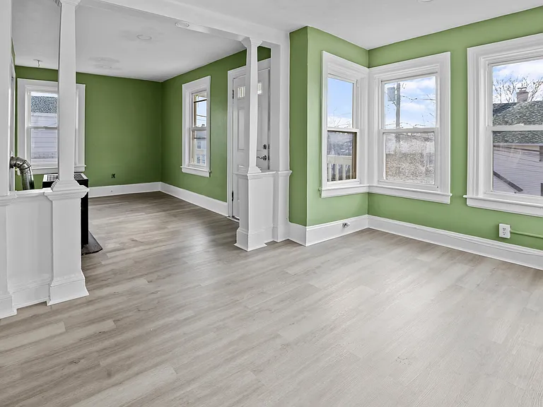195 Urban Ave #2 — Photo 10