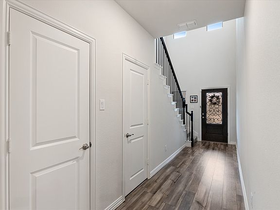 3rd image of 1809 Ash Oak Ln