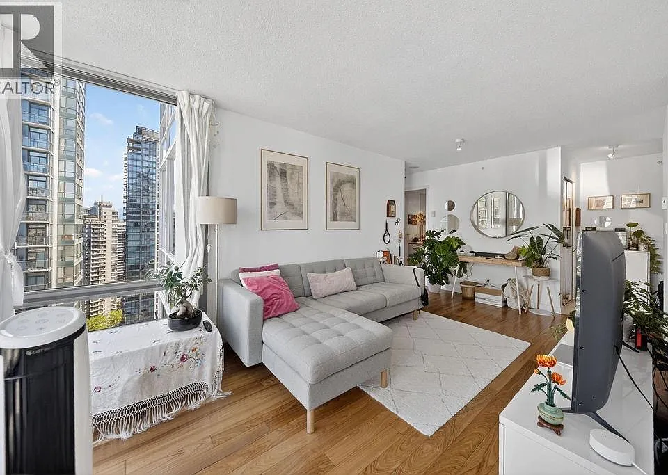 1200 Georgia St W #2202