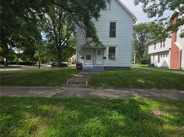 1520 Lafayette Ave, Mattoon, IL 61938