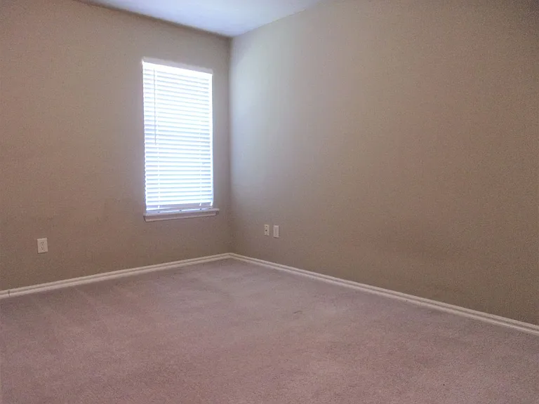 13821 Pawnee Dr — Photo 33