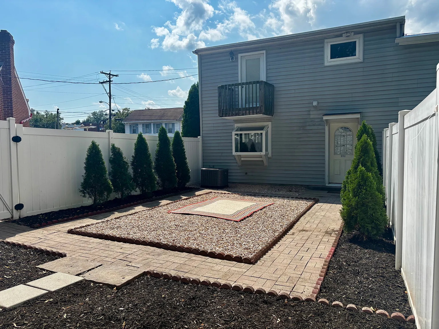 3 bed, 2.5 bath, 1672 sqft, $1,865 — Photo 4