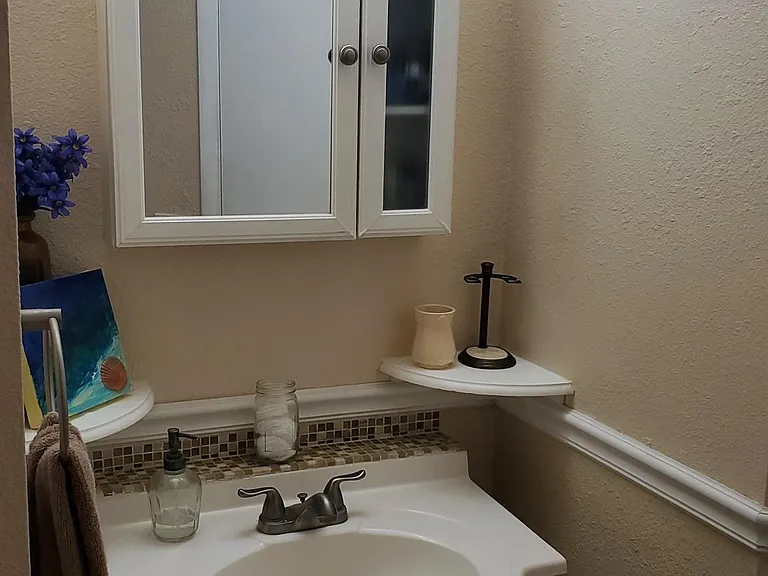 Bathroom vanity