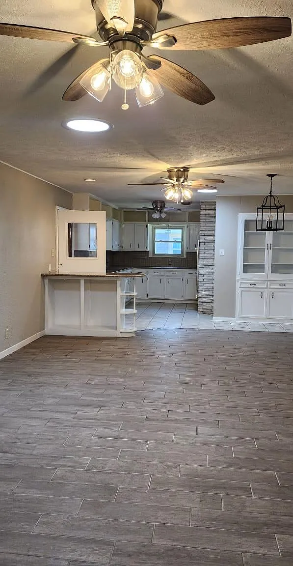 3 bed, 3019 sqft, $2,800 — Photo 3