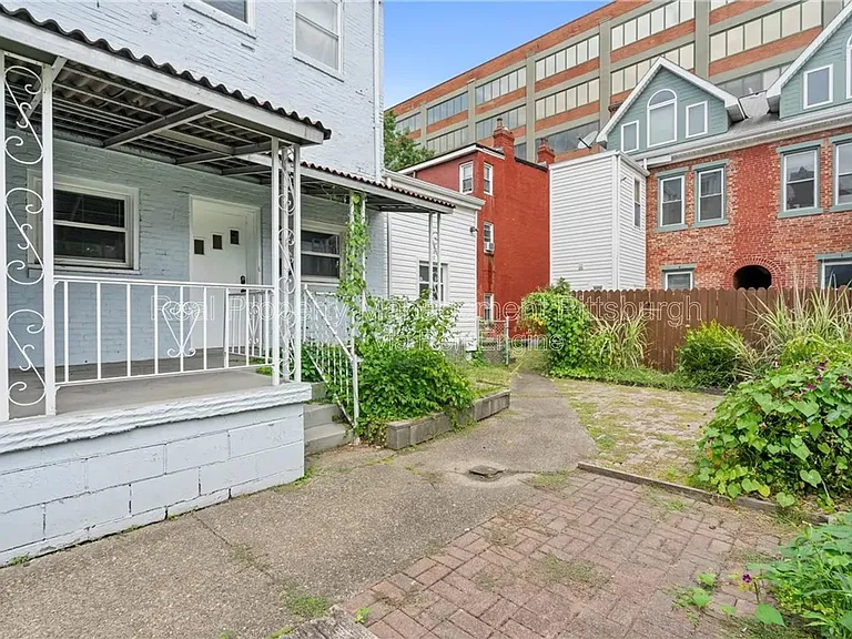 2123 Sidney St — Photo 14
