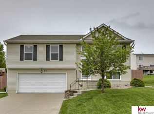 16111 Cherrywood St, Omaha, NE 68136