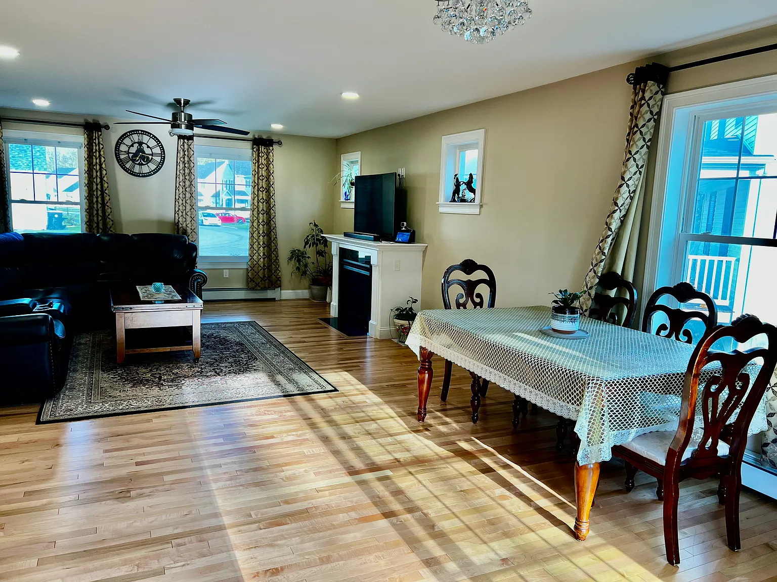 4 bed, 2.5 bath, 2122 sqft, $4,100 — Photo 4