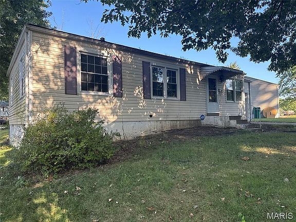 3rd image of 10218 Unicorn Dr