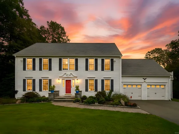 10 Aspetuck Lane, Oxford, CT 06478