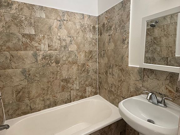 5th image of 504 S Bonnie Brae St #324