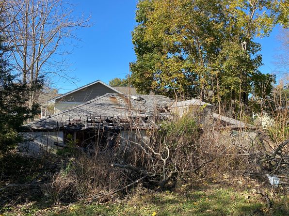 406 E Mason St, Easton, IL 62633